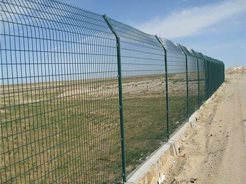 光伏區圍欄網圖片2 光伏區圍欄網圖片2