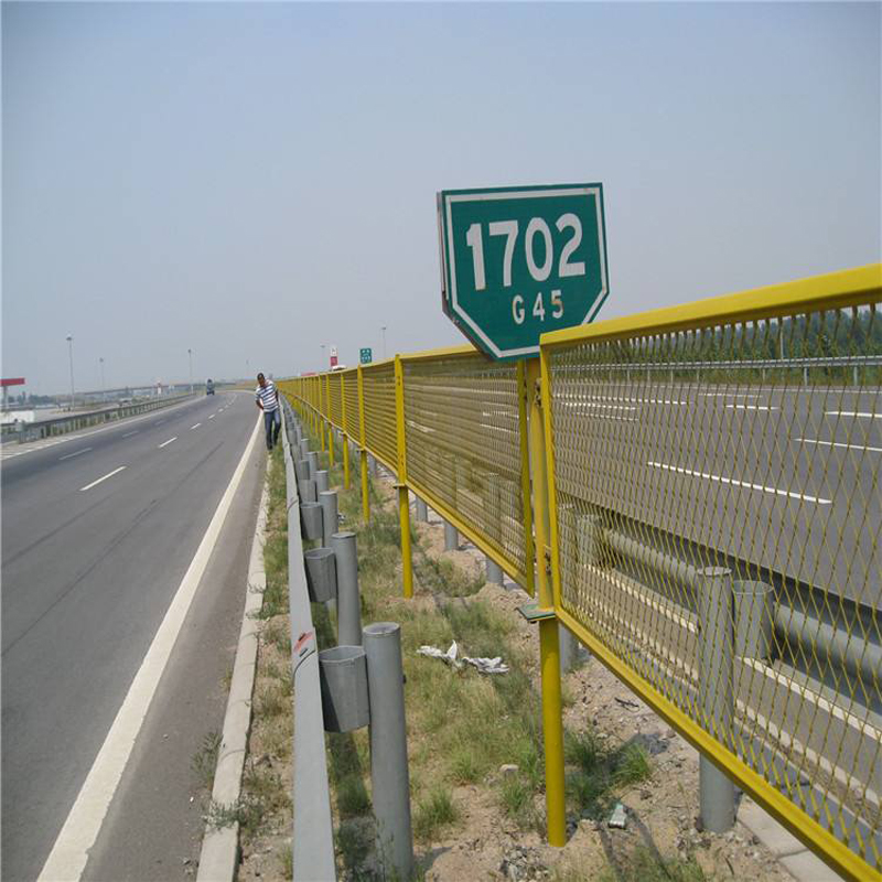公路防眩網(wǎng)圖片3 公路防眩網(wǎng)圖片3