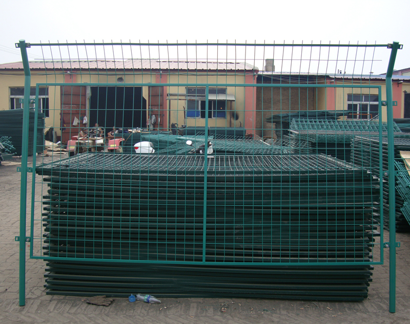 河南高速公路護欄網圖片2