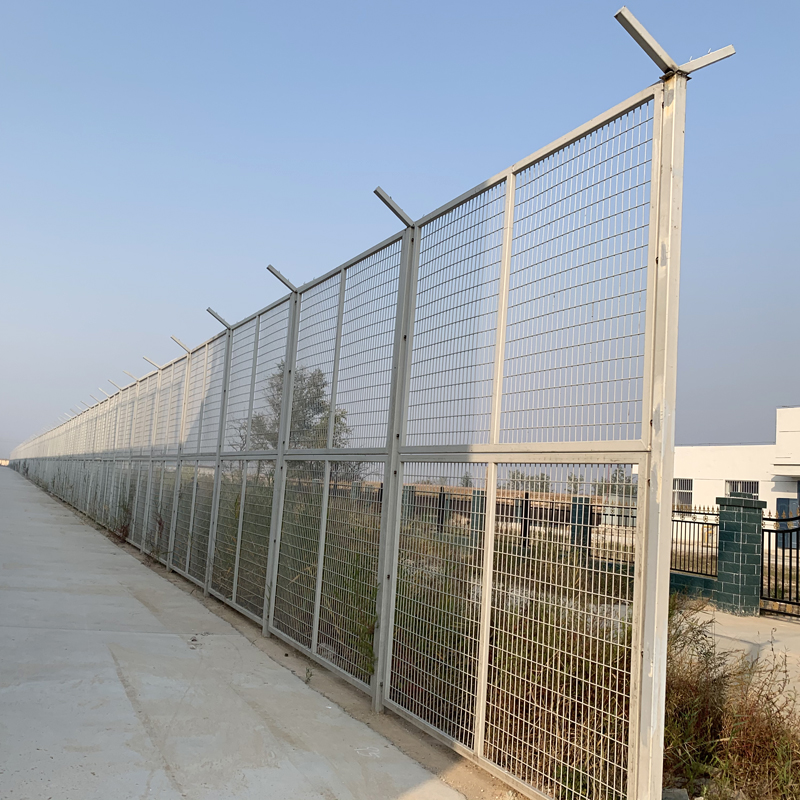 廣東監(jiān)獄獄墻防攀爬隔離網(wǎng)圖片2 廣東監(jiān)獄獄墻防攀爬隔離網(wǎng)圖片2