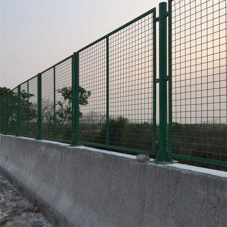 福建人行天橋防拋網(wǎng)圖片3 福建人行天橋防拋網(wǎng)圖片3