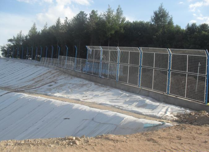 山東垃圾填埋場防飛散網圖片3 山東垃圾填埋場防飛散網圖片3