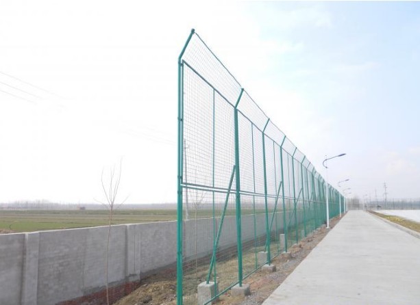 山東垃圾填埋場防飛散網圖片4 山東垃圾填埋場防飛散網圖片4