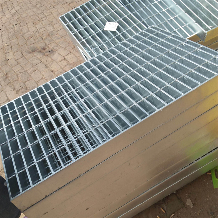 地鐵通風(fēng)口鋼格板圖片4 地鐵通風(fēng)口鋼格板圖片4