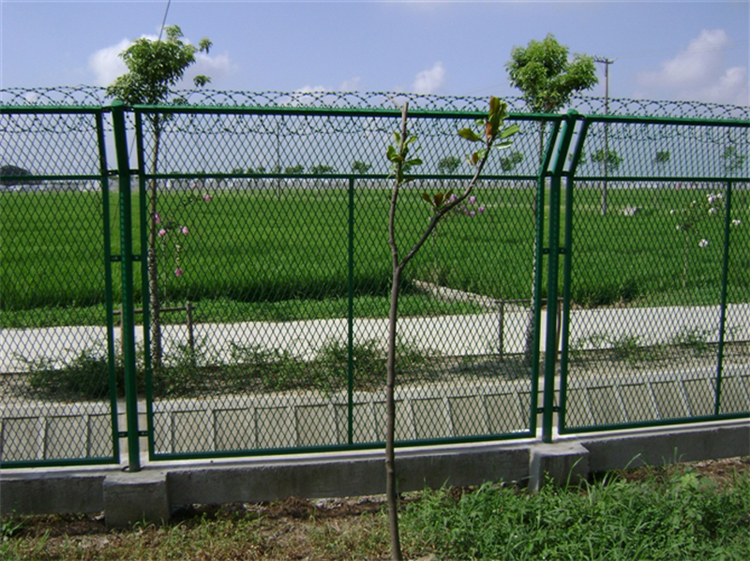 海關(guān)監(jiān)管區(qū)圍欄網(wǎng)圖片3 海關(guān)監(jiān)管區(qū)圍欄網(wǎng)圖片3
