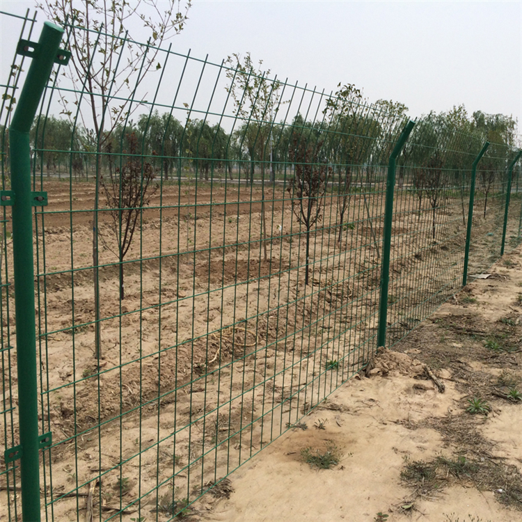 農(nóng)村圈地柵欄網(wǎng)圖片4 農(nóng)村圈地柵欄網(wǎng)圖片4