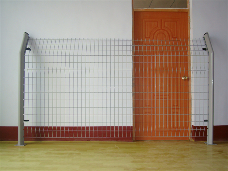 四川三角掛鉤式圍欄網(wǎng)圖片3