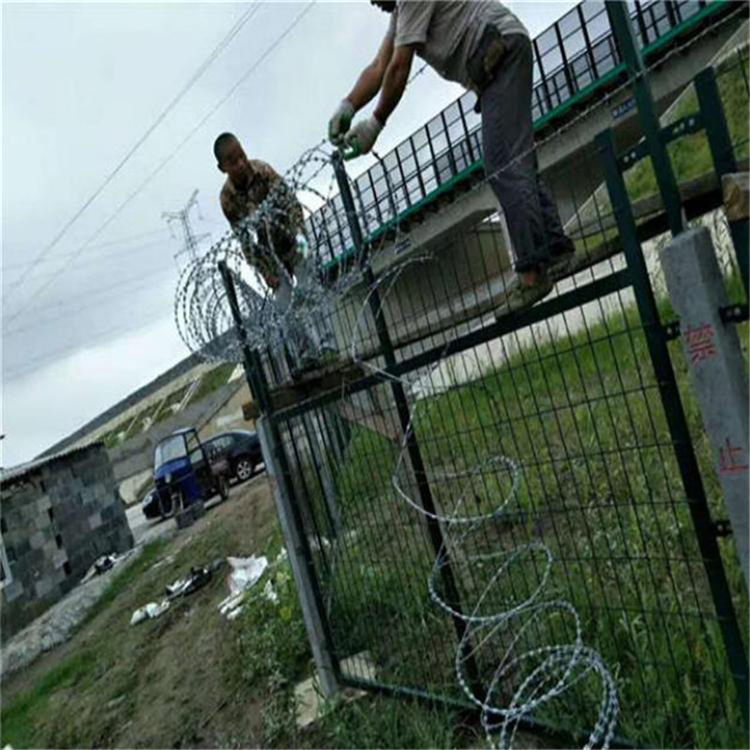 鐵路封閉圍網(wǎng)圖片3 鐵路封閉圍網(wǎng)圖片3