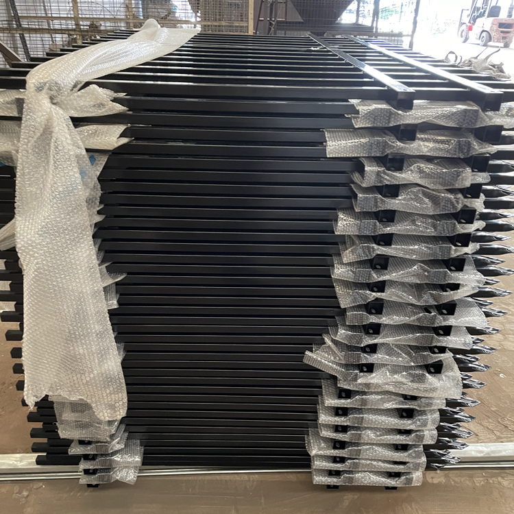 山東方管組裝式鋅鋼護欄圖片3