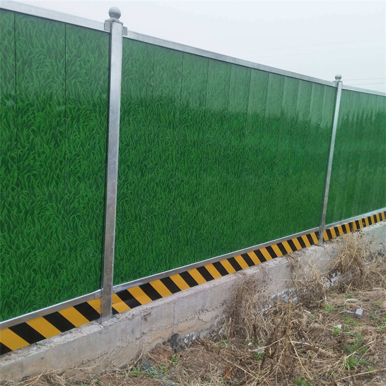 山東彩鋼瓦施工圍擋圖片3