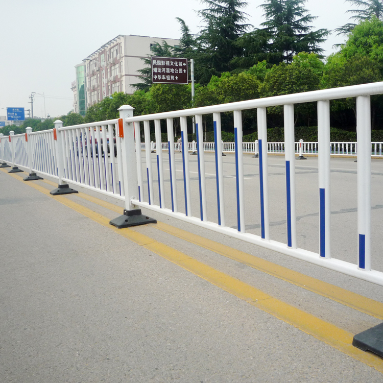 安徽道路中心護(hù)欄圖片4 安徽道路中心護(hù)欄圖片4