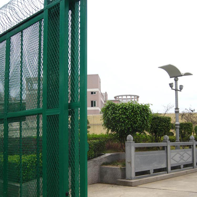 福建監(jiān)獄圍墻加裝隔離網(wǎng)圖片4 福建監(jiān)獄圍墻加裝隔離網(wǎng)圖片4