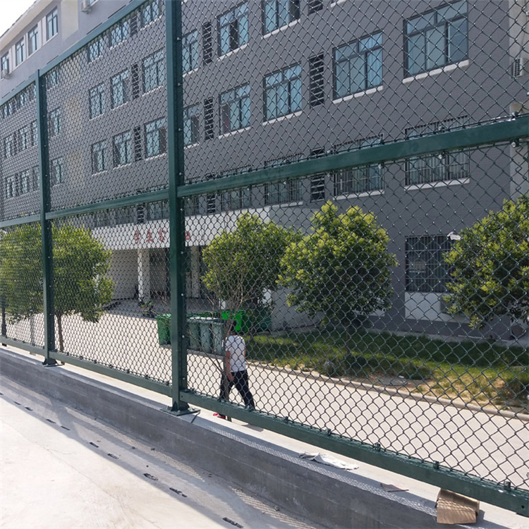 球場包塑圍欄網(wǎng)圖片3 球場包塑圍欄網(wǎng)圖片3