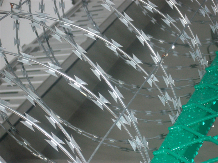貴州熱鍍鋅刀片刺繩圖片1 貴州熱鍍鋅刀片刺繩圖片1