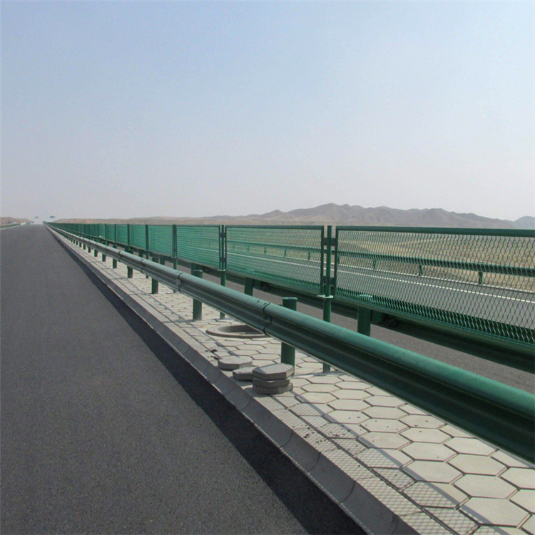 江蘇高速公路中間防眩網(wǎng)圖片2 江蘇高速公路中間防眩網(wǎng)圖片2