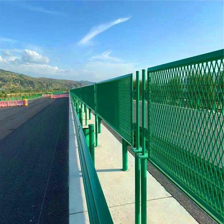 江蘇高速公路中間防眩網(wǎng)圖片3 江蘇高速公路中間防眩網(wǎng)圖片3