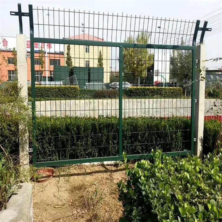 高鐵封閉網(wǎng)柵欄圖片4 高鐵封閉網(wǎng)柵欄圖片4