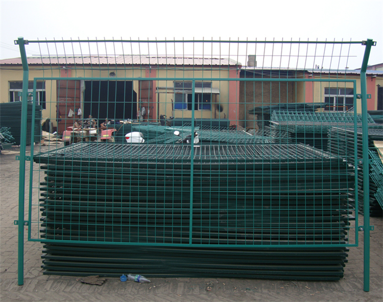 廣東公路防護(hù)隔離網(wǎng)圖片2