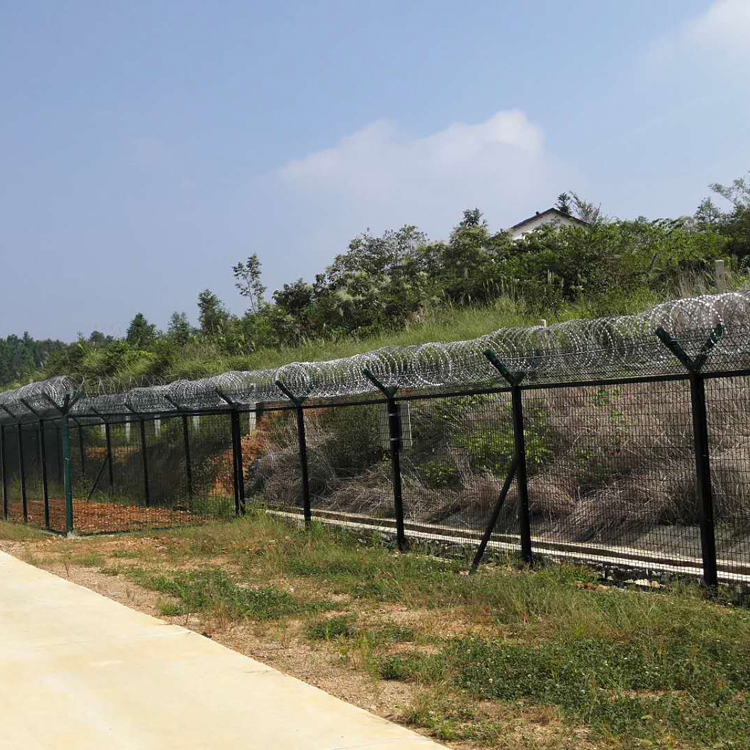 河南機場跑道圍界網圖片1