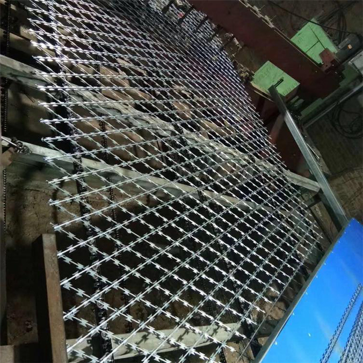 福建焊接刀片鐵絲網(wǎng)