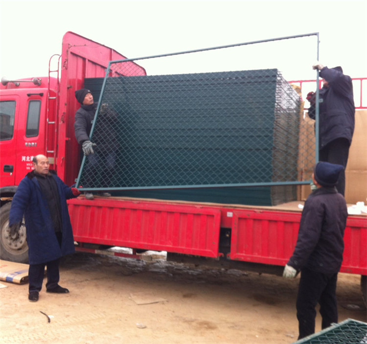 四川球場勾花網圍欄圖片4