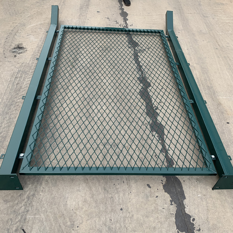 綜合保稅區(qū)隔離圍網(wǎng)工程案例圖片4 綜合保稅區(qū)隔離圍網(wǎng)工程案例圖片4