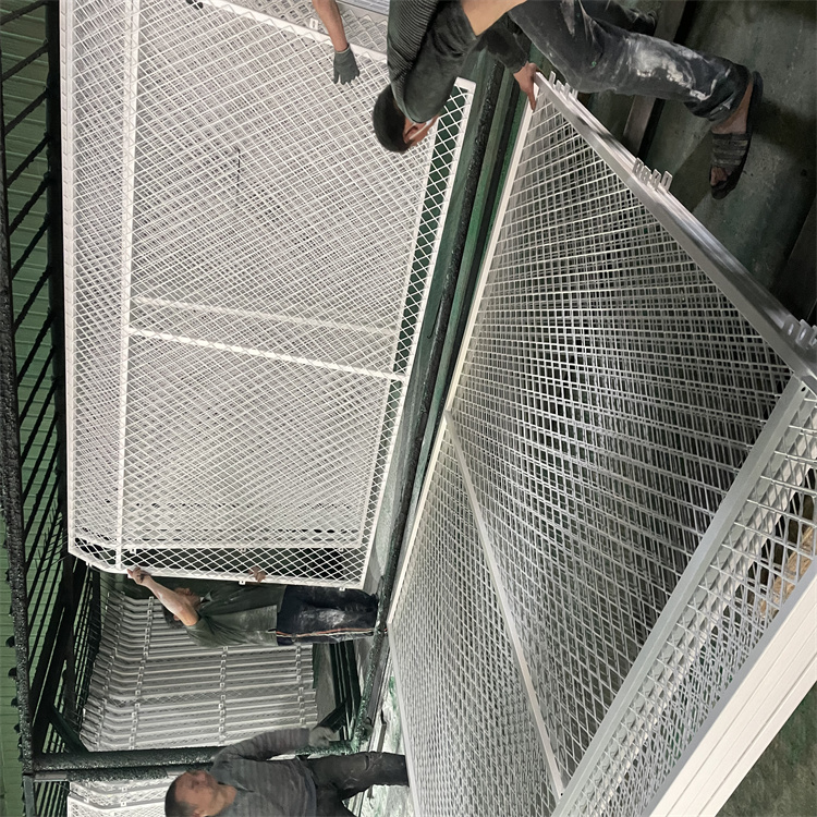 水庫(kù)金屬防護(hù)圍欄圖片3 水庫(kù)金屬防護(hù)圍欄圖片3