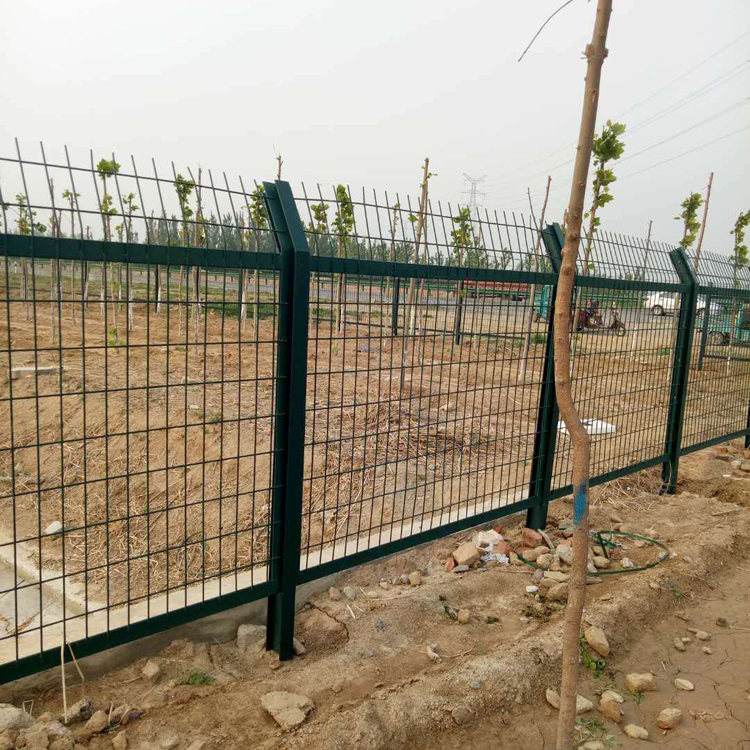 安徽水渠防護鐵絲網工程案例圖片2 安徽水渠防護鐵絲網工程案例圖片2