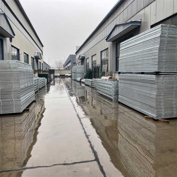 機場隔離柵生產工序圖片2 機場隔離柵生產工序圖片2