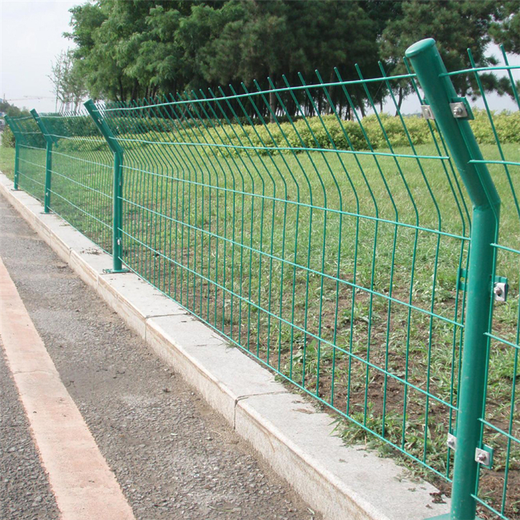 安徽公路隔離柵護欄圖片1