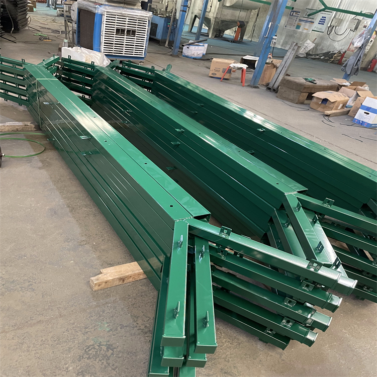 廣東飛機場隔離柵圍界工程案例圖片6 廣東飛機場隔離柵圍界工程案例圖片6