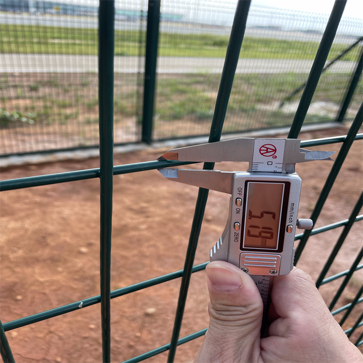 機場停機坪隔離網影響價格的細微差別圖片2 機場停機坪隔離網影響價格的細微差別圖片2