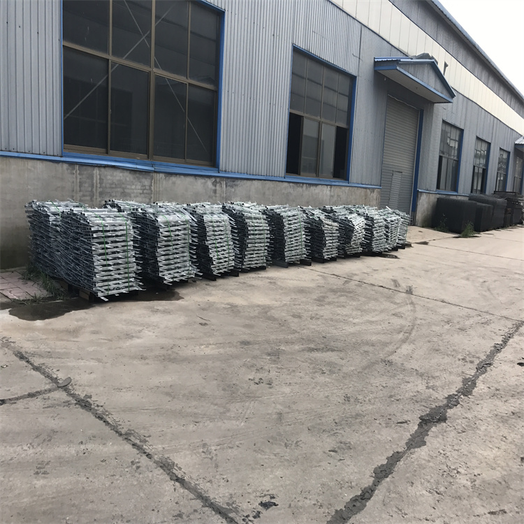 安徽鐵路支架刀刺網熱鍍鋅處理圖片3 安徽鐵路支架刀刺網熱鍍鋅處理圖片3