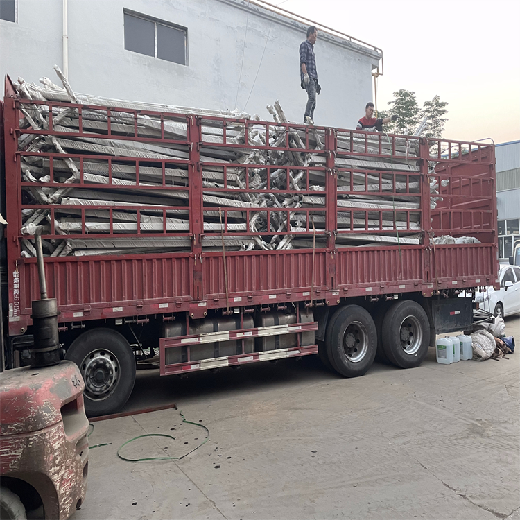 珠海機(jī)場鋼筋網(wǎng)圍界網(wǎng)案例圖片5