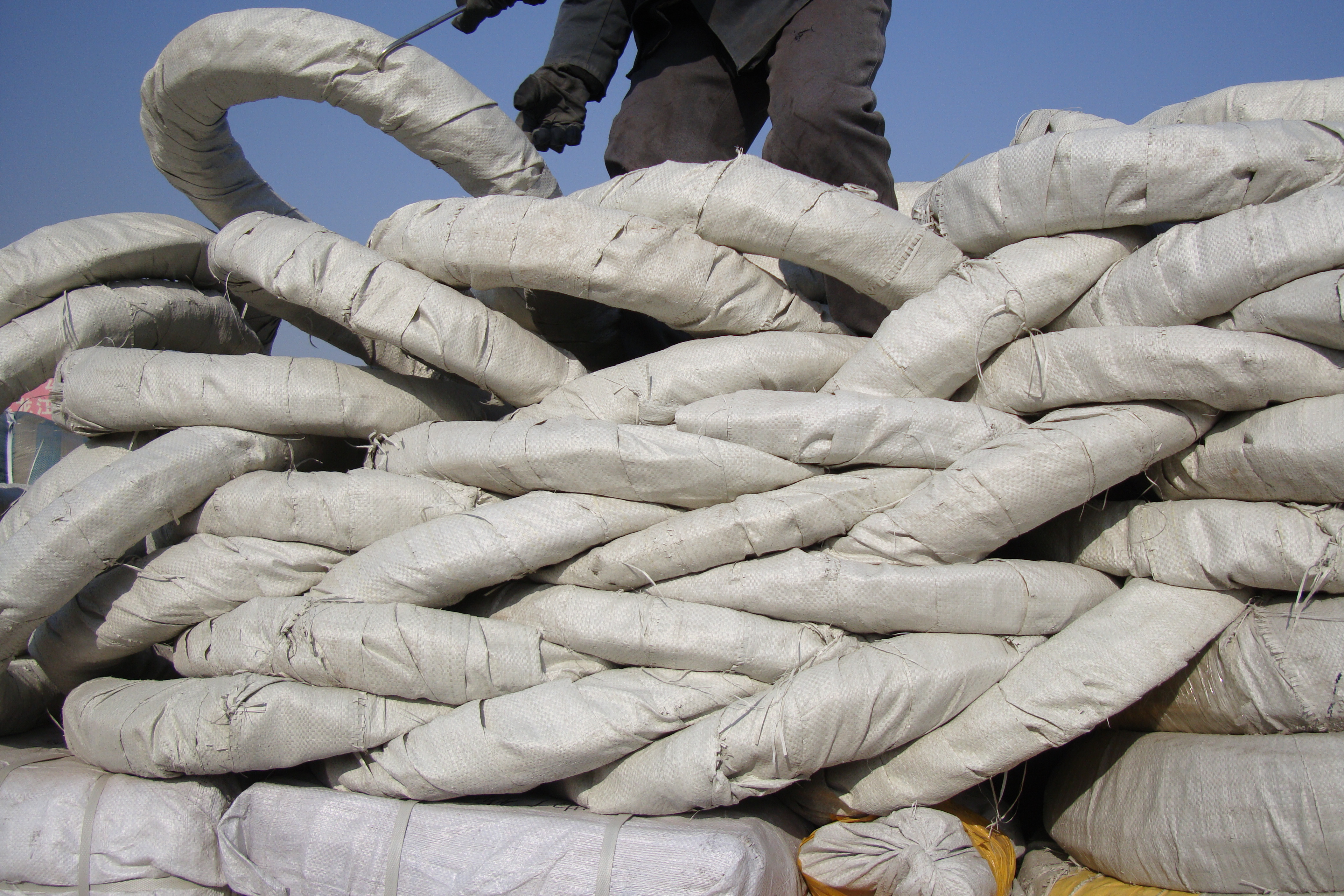 四川機場刺絲滾籠安裝規范圖片5