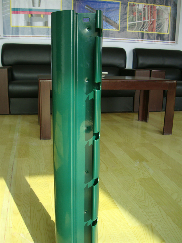 四川機場桃型柱護欄網圍界介紹圖片4