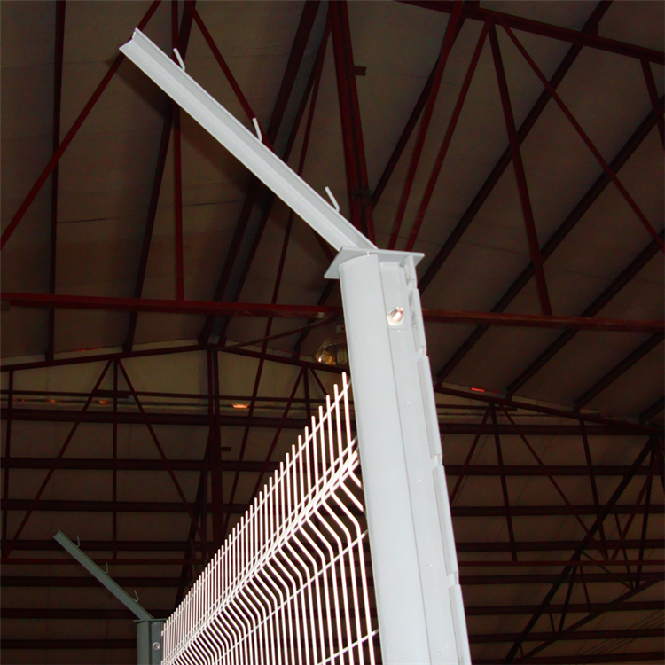 四川機場桃型柱護欄網圍界介紹圖片7