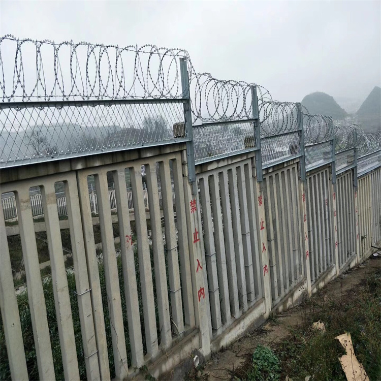 鐵路菱形網格防護網生產廠在哪圖片2 鐵路菱形網格防護網生產廠在哪圖片2