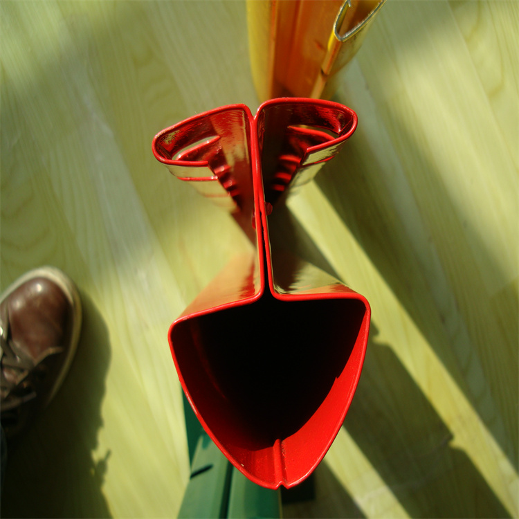 安徽桃型柱三角折彎隔離網的生產工藝圖片4 安徽桃型柱三角折彎隔離網的生產工藝圖片4