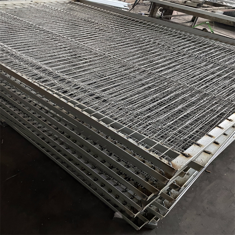 機場隔離鐵絲網(wǎng)圍界工程圖片5 機場隔離鐵絲網(wǎng)圍界工程圖片5