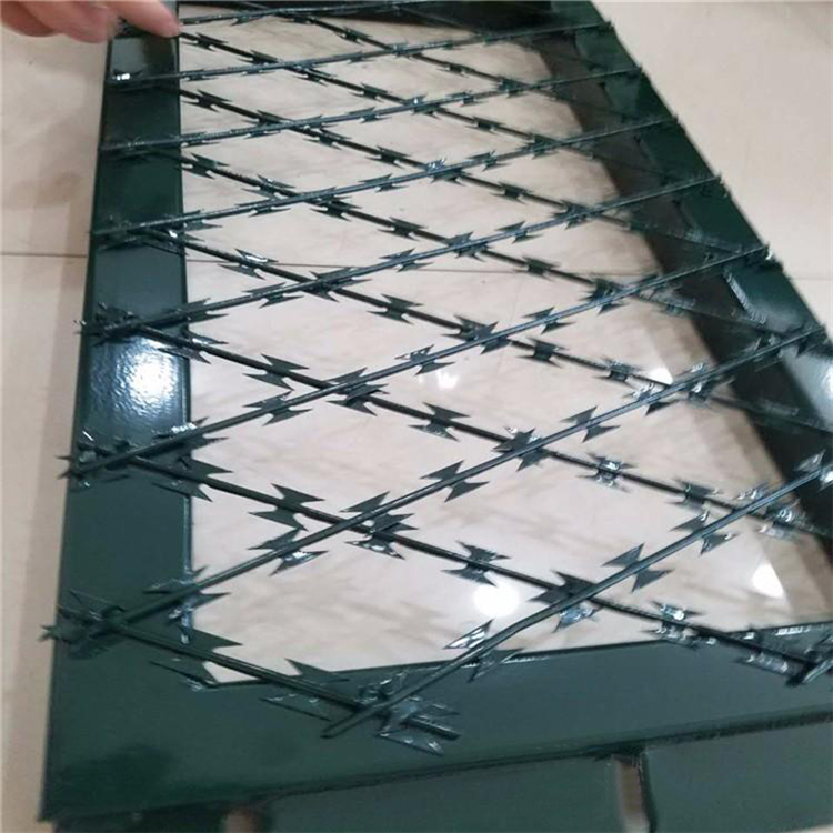 監獄焊接刀片隔離網不銹鋼刀刺圖片1 監獄焊接刀片隔離網不銹鋼刀刺圖片1
