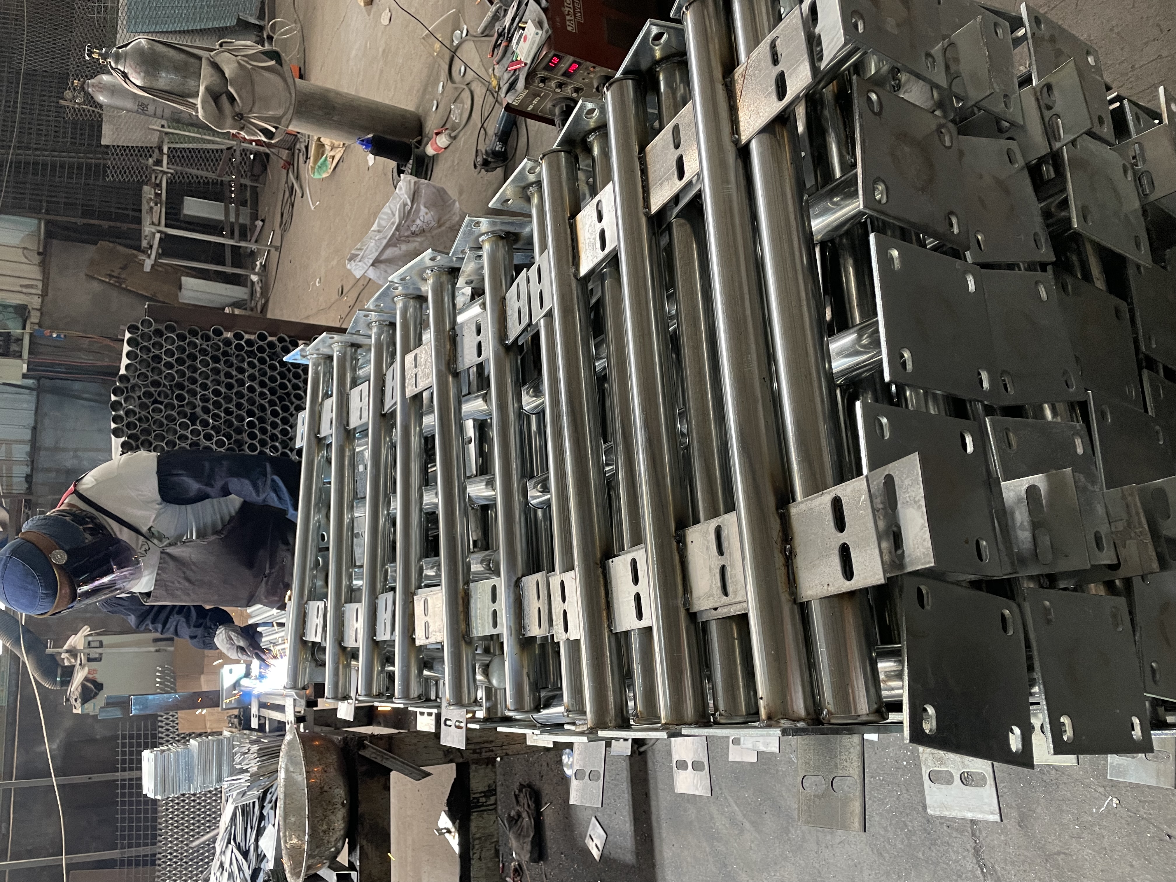 高速公路防眩網(wǎng)護(hù)欄價(jià)格圖片3 高速公路防眩網(wǎng)護(hù)欄價(jià)格圖片3