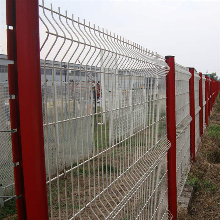 三折彎桃型柱隔離網現貨圖片2