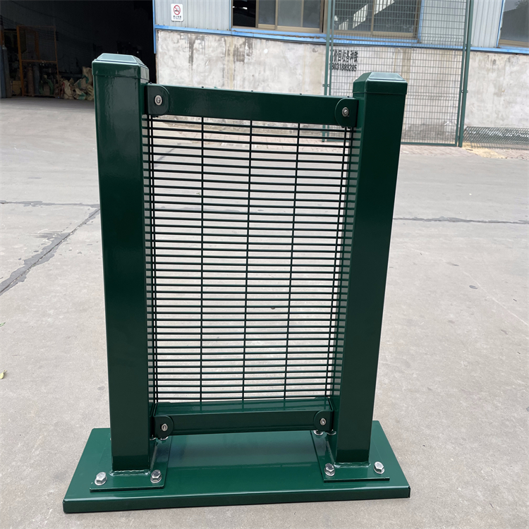 監(jiān)獄外圍358加密隔離網(wǎng)圍欄圖片2 監(jiān)獄外圍358加密隔離網(wǎng)圍欄圖片2