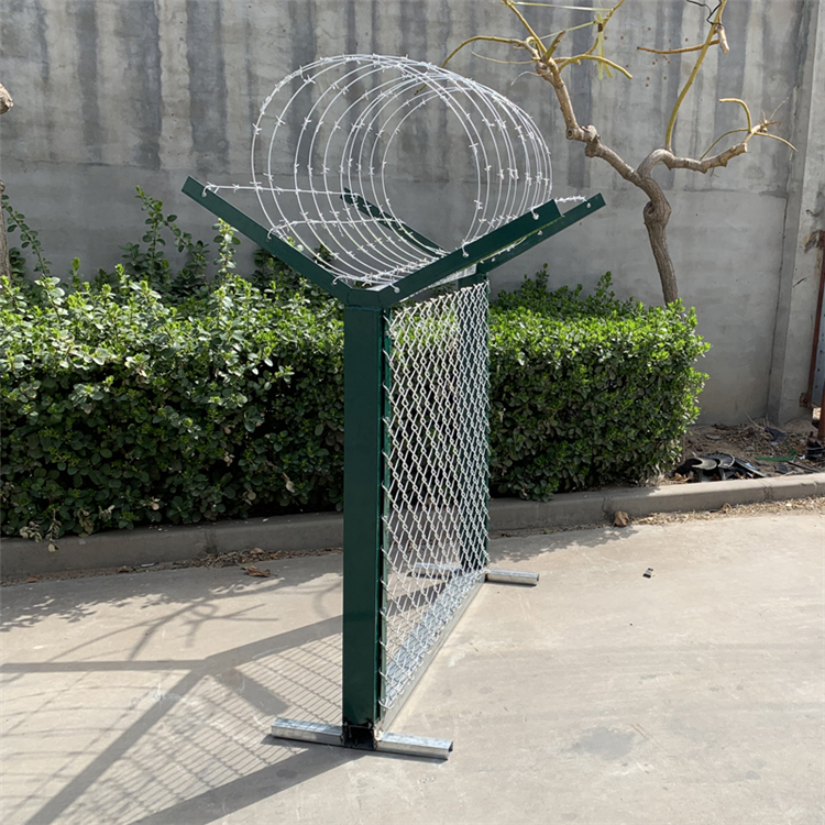 安徽機(jī)場(chǎng)鋁包鋼勾花網(wǎng)圍界圖片7 安徽機(jī)場(chǎng)鋁包鋼勾花網(wǎng)圍界圖片7