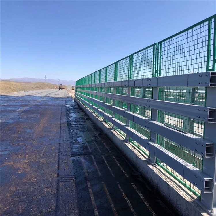 高速橋梁鋼板式橋梁防拋網圖片1 高速橋梁鋼板式橋梁防拋網圖片1