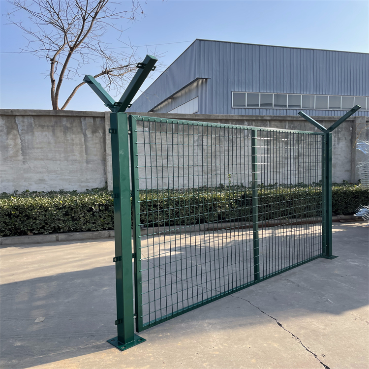 監(jiān)獄警戒隔離網(wǎng)圖片2 監(jiān)獄警戒隔離網(wǎng)圖片2